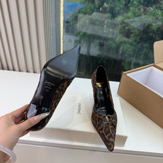 G288顶级品质Saint Laurent / 圣罗兰新款单鞋尖头高跟鞋YSL姐姐的美丽尤物高跟鞋 又是人间圣罗兰 Ro G288顶级品质Saint Laurent / 圣罗兰新款单鞋尖头高跟鞋YSL姐姐的美丽尤物高跟鞋 又是人间圣罗兰 Ro