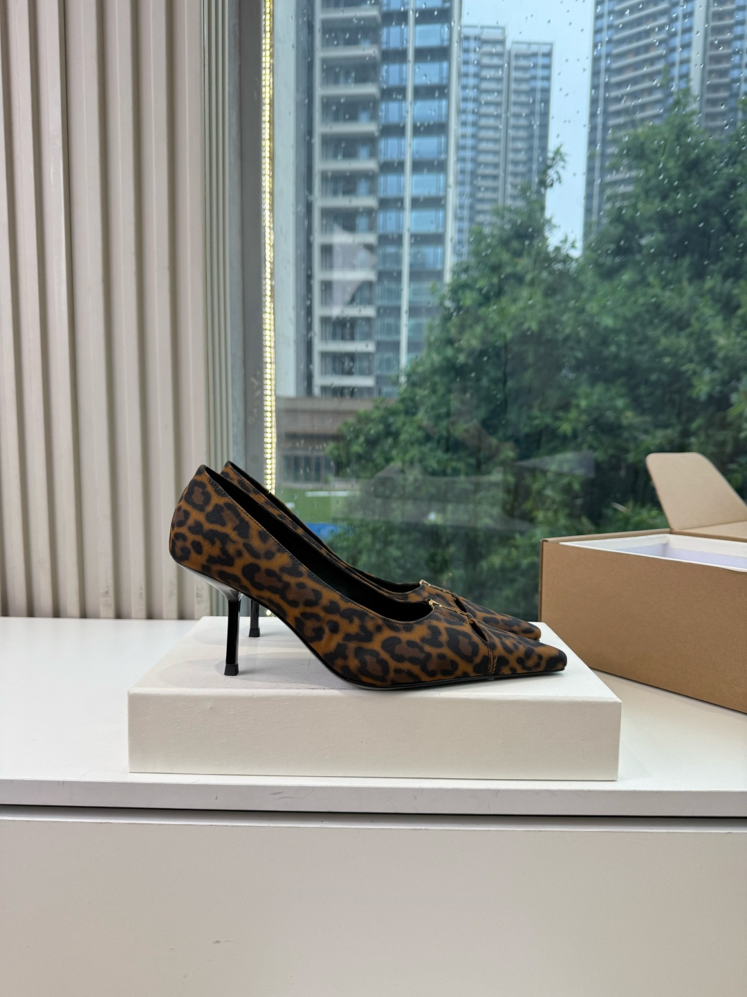 G288顶级品质Saint Laurent / 圣罗兰新款单鞋尖头高跟鞋YSL姐姐的美丽尤物高跟鞋 又是人间圣罗兰 Ro G288顶级品质Saint Laurent / 圣罗兰新款单鞋尖头高跟鞋YSL姐姐的美丽尤物高跟鞋 又是人间圣罗兰 Ro