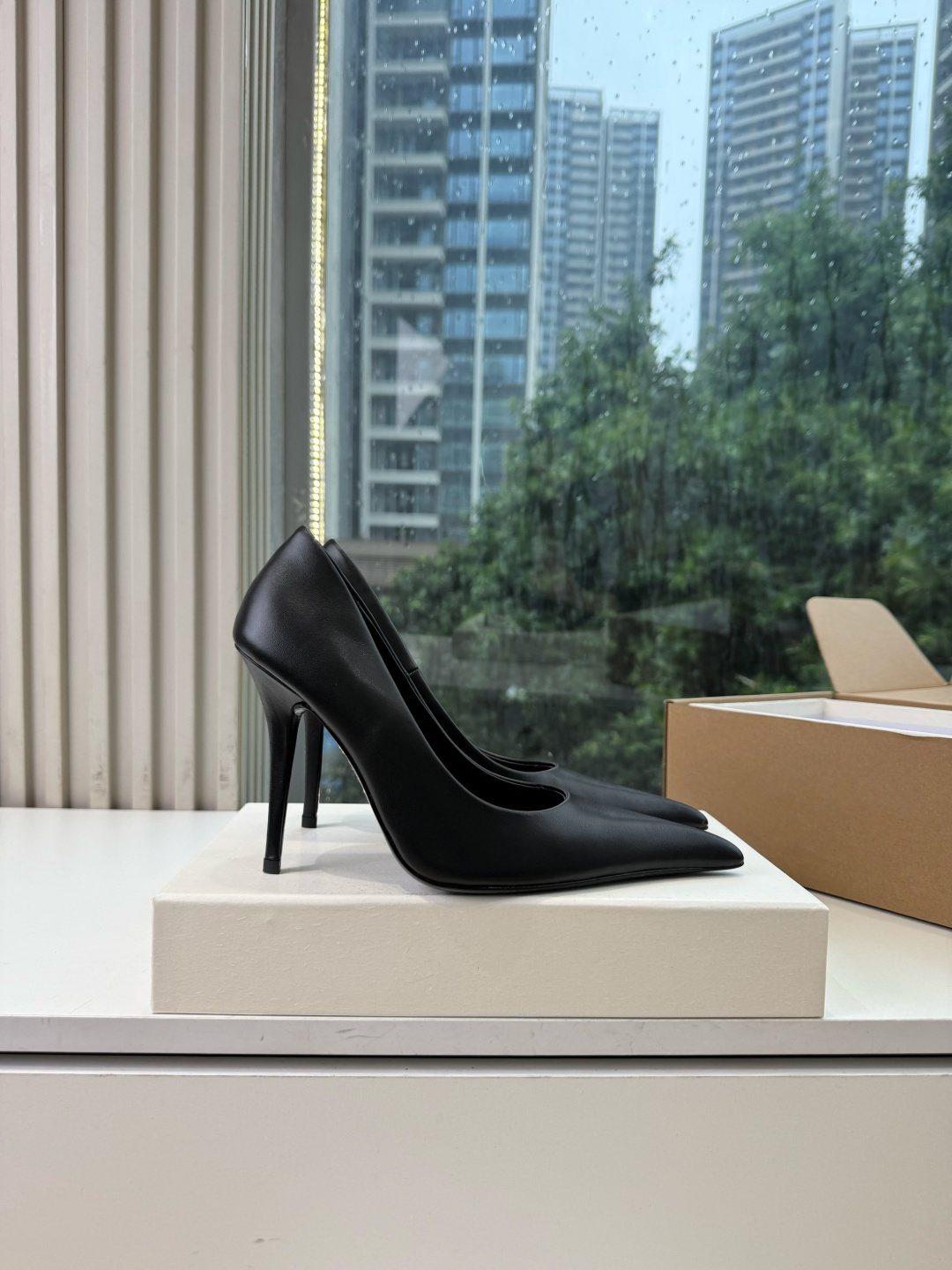 G288顶级品质Saint Laurent / 圣罗兰新款单鞋尖头高跟鞋YSL姐姐的美丽尤物高跟鞋 又是人间圣罗兰 Ro G288顶级品质Saint Laurent / 圣罗兰新款单鞋尖头高跟鞋YSL姐姐的美丽尤物高跟鞋 又是人间圣罗兰 Ro