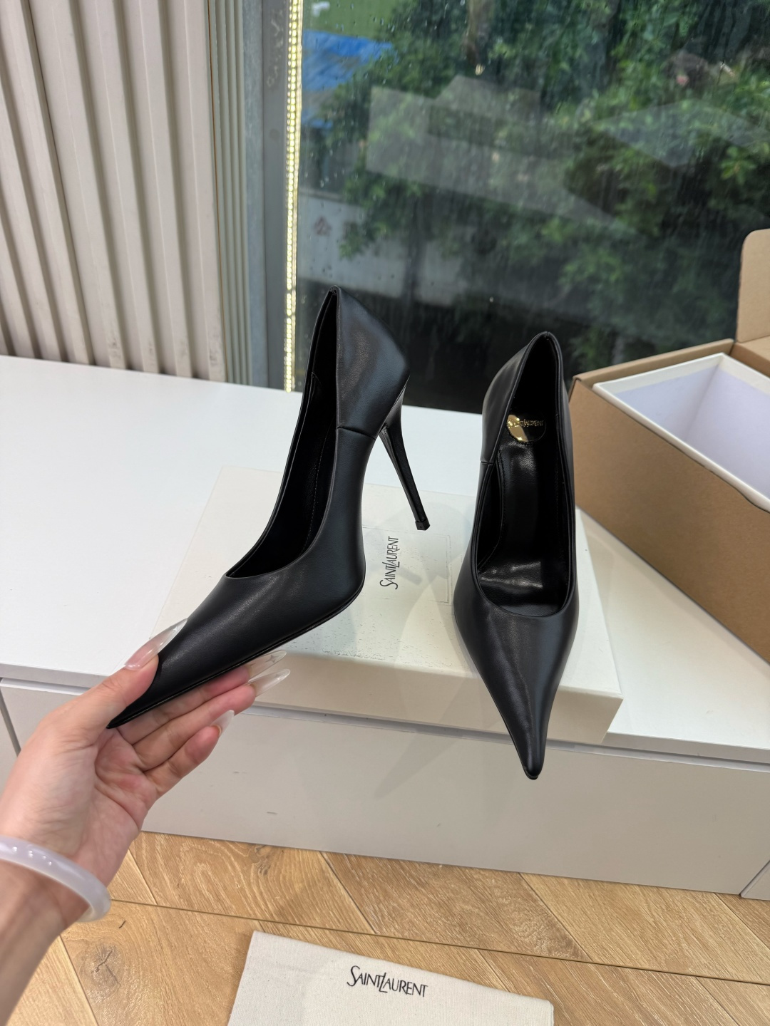 G288顶级品质Saint Laurent / 圣罗兰新款单鞋尖头高跟鞋YSL姐姐的美丽尤物高跟鞋 又是人间圣罗兰 Ro G288顶级品质Saint Laurent / 圣罗兰新款单鞋尖头高跟鞋YSL姐姐的美丽尤物高跟鞋 又是人间圣罗兰 Ro