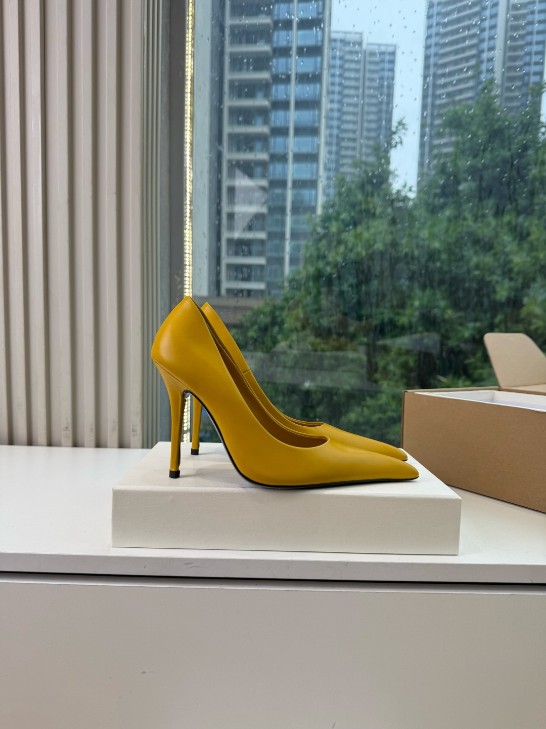 G288顶级品质Saint Laurent / 圣罗兰新款单鞋尖头高跟鞋YSL姐姐的美丽尤物高跟鞋 又是人间圣罗兰 Ro G288顶级品质Saint Laurent / 圣罗兰新款单鞋尖头高跟鞋YSL姐姐的美丽尤物高跟鞋 又是人间圣罗兰 Ro