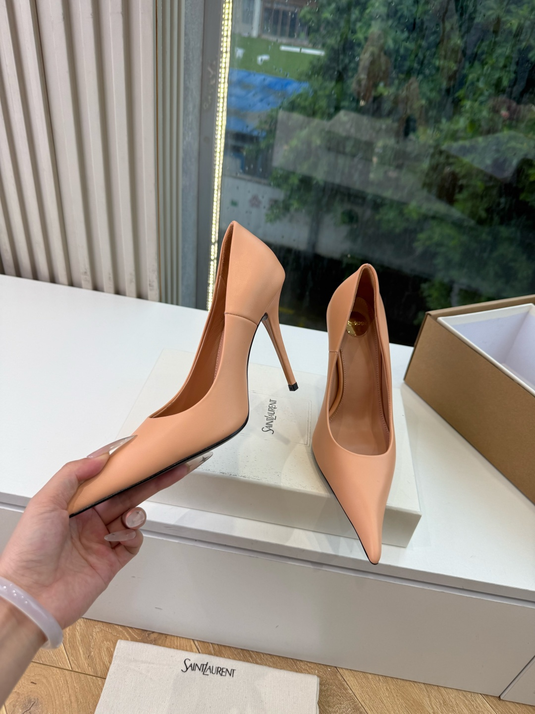 G288顶级品质Saint Laurent / 圣罗兰新款单鞋尖头高跟鞋YSL姐姐的美丽尤物高跟鞋 又是人间圣罗兰 Ro G288顶级品质Saint Laurent / 圣罗兰新款单鞋尖头高跟鞋YSL姐姐的美丽尤物高跟鞋 又是人间圣罗兰 Ro