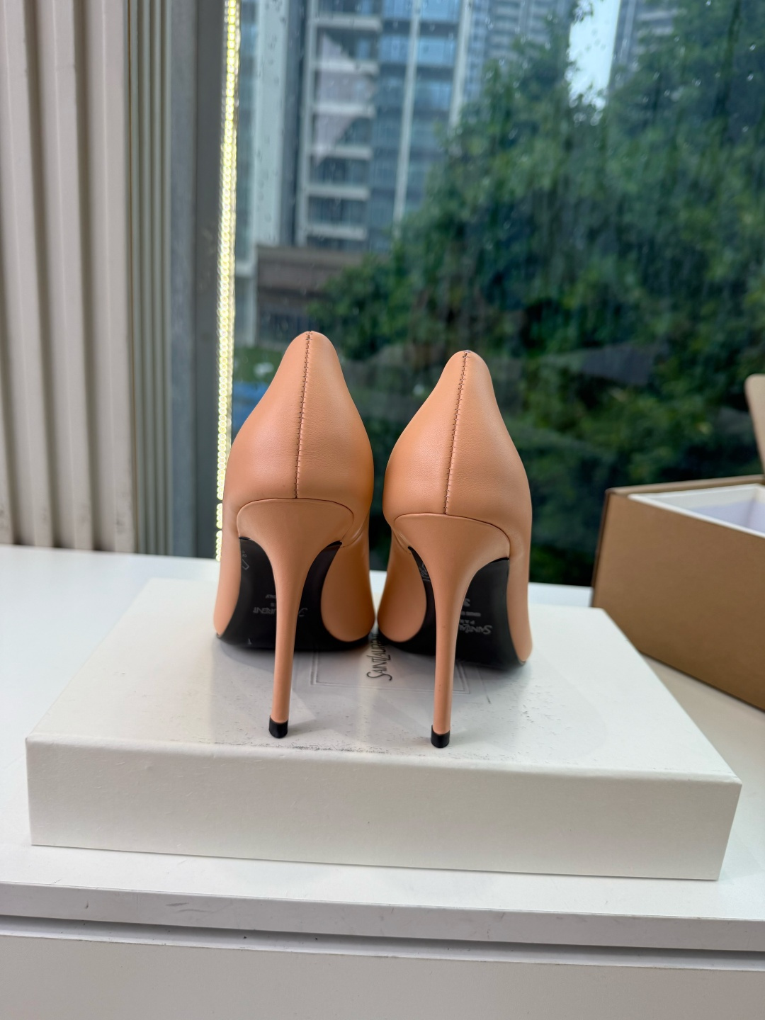 G288顶级品质Saint Laurent / 圣罗兰新款单鞋尖头高跟鞋YSL姐姐的美丽尤物高跟鞋 又是人间圣罗兰 Ro G288顶级品质Saint Laurent / 圣罗兰新款单鞋尖头高跟鞋YSL姐姐的美丽尤物高跟鞋 又是人间圣罗兰 Ro