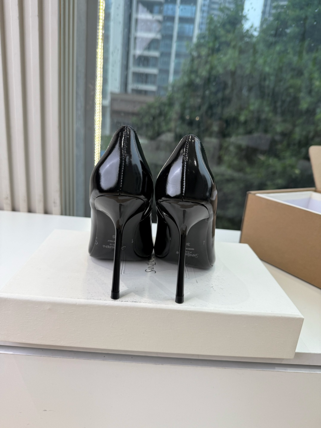 G288顶级品质Saint Laurent / 圣罗兰新款单鞋尖头高跟鞋YSL姐姐的美丽尤物高跟鞋 又是人间圣罗兰 Ro G288顶级品质Saint Laurent / 圣罗兰新款单鞋尖头高跟鞋YSL姐姐的美丽尤物高跟鞋 又是人间圣罗兰 Ro