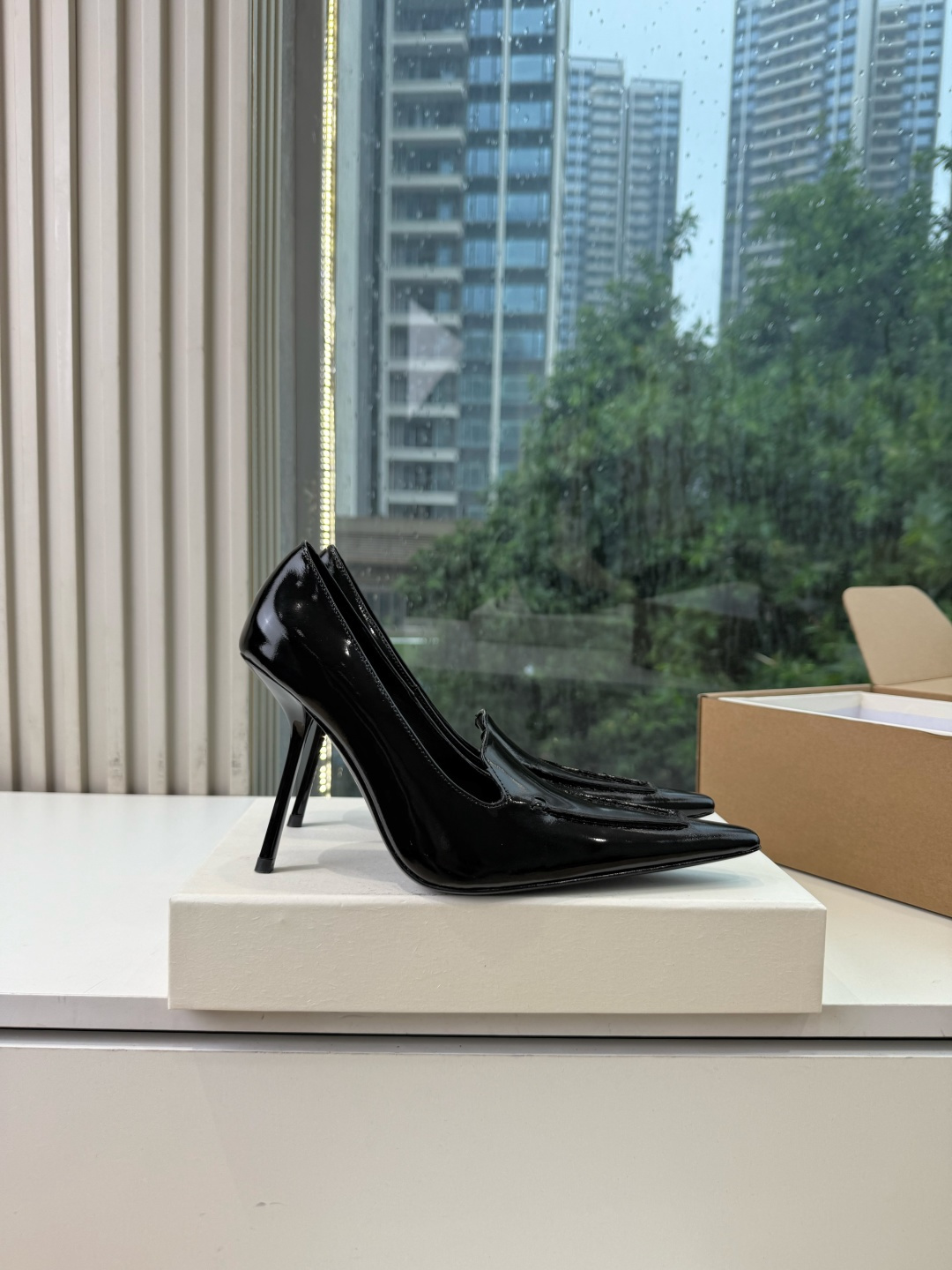 G288顶级品质Saint Laurent / 圣罗兰新款单鞋尖头高跟鞋YSL姐姐的美丽尤物高跟鞋 又是人间圣罗兰 Ro G288顶级品质Saint Laurent / 圣罗兰新款单鞋尖头高跟鞋YSL姐姐的美丽尤物高跟鞋 又是人间圣罗兰 Ro