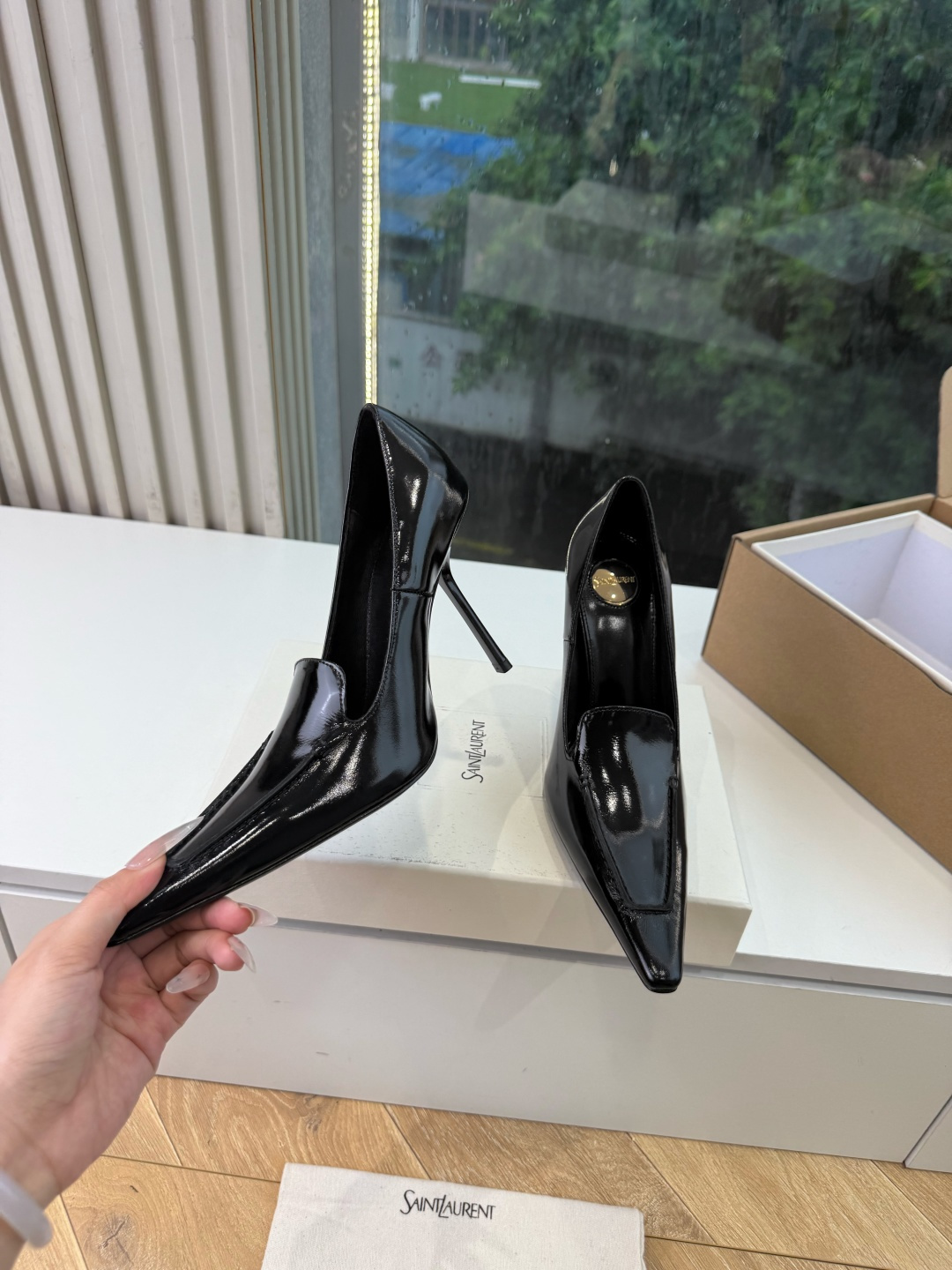 G288顶级品质Saint Laurent / 圣罗兰新款单鞋尖头高跟鞋YSL姐姐的美丽尤物高跟鞋 又是人间圣罗兰 Ro G288顶级品质Saint Laurent / 圣罗兰新款单鞋尖头高跟鞋YSL姐姐的美丽尤物高跟鞋 又是人间圣罗兰 Ro