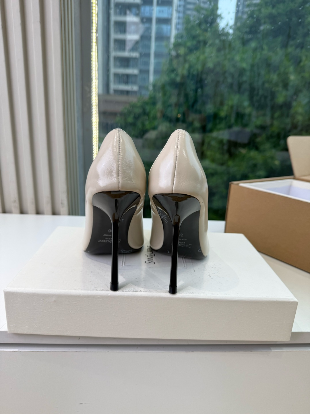 G288顶级品质Saint Laurent / 圣罗兰新款单鞋尖头高跟鞋YSL姐姐的美丽尤物高跟鞋 又是人间圣罗兰 Ro G288顶级品质Saint Laurent / 圣罗兰新款单鞋尖头高跟鞋YSL姐姐的美丽尤物高跟鞋 又是人间圣罗兰 Ro