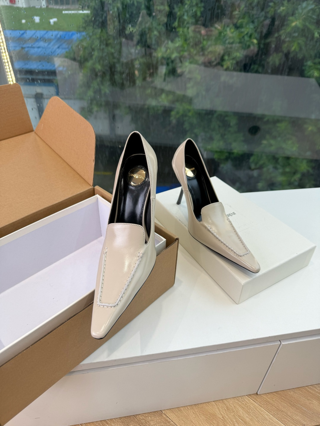 G288顶级品质Saint Laurent / 圣罗兰新款单鞋尖头高跟鞋YSL姐姐的美丽尤物高跟鞋 又是人间圣罗兰 Ro G288顶级品质Saint Laurent / 圣罗兰新款单鞋尖头高跟鞋YSL姐姐的美丽尤物高跟鞋 又是人间圣罗兰 Ro