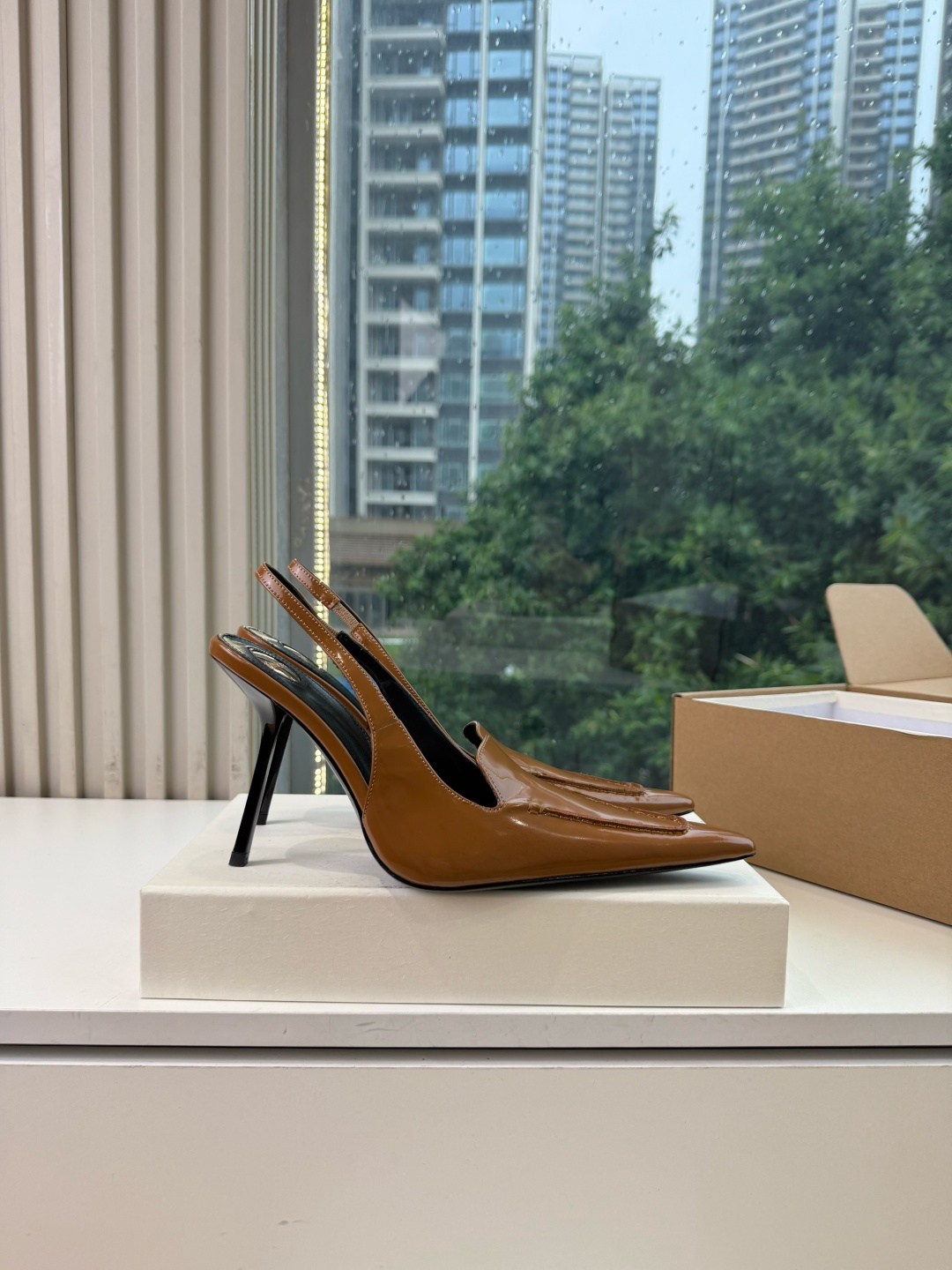 G288顶级品质Saint Laurent / 圣罗兰新款单鞋尖头高跟鞋YSL姐姐的美丽尤物高跟鞋 又是人间圣罗兰 Ro G288顶级品质Saint Laurent / 圣罗兰新款单鞋尖头高跟鞋YSL姐姐的美丽尤物高跟鞋 又是人间圣罗兰 Ro