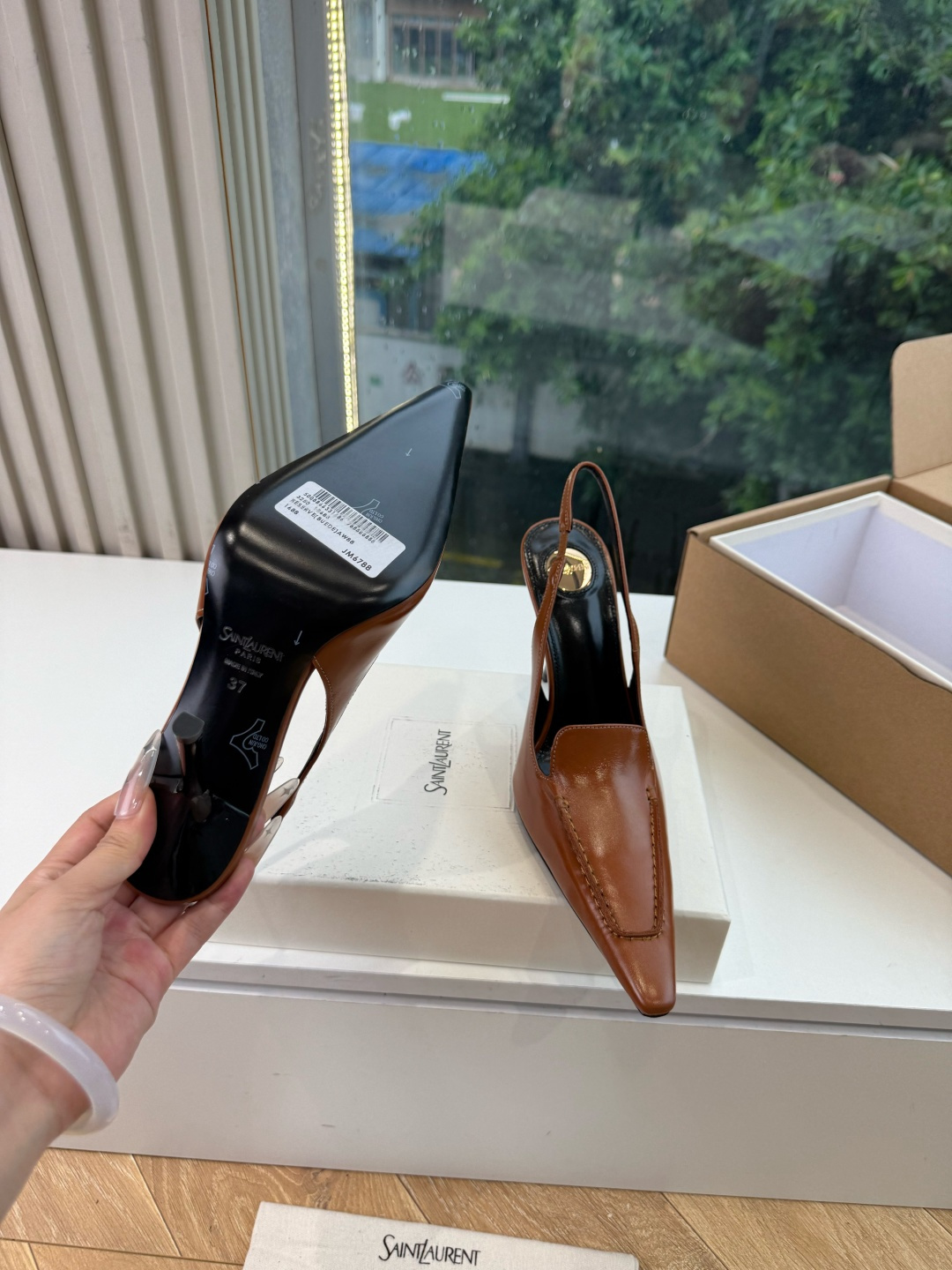 G288顶级品质Saint Laurent / 圣罗兰新款单鞋尖头高跟鞋YSL姐姐的美丽尤物高跟鞋 又是人间圣罗兰 Ro G288顶级品质Saint Laurent / 圣罗兰新款单鞋尖头高跟鞋YSL姐姐的美丽尤物高跟鞋 又是人间圣罗兰 Ro