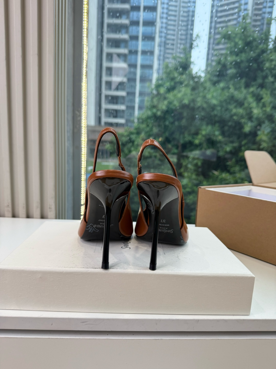 G288顶级品质Saint Laurent / 圣罗兰新款单鞋尖头高跟鞋YSL姐姐的美丽尤物高跟鞋 又是人间圣罗兰 Ro G288顶级品质Saint Laurent / 圣罗兰新款单鞋尖头高跟鞋YSL姐姐的美丽尤物高跟鞋 又是人间圣罗兰 Ro