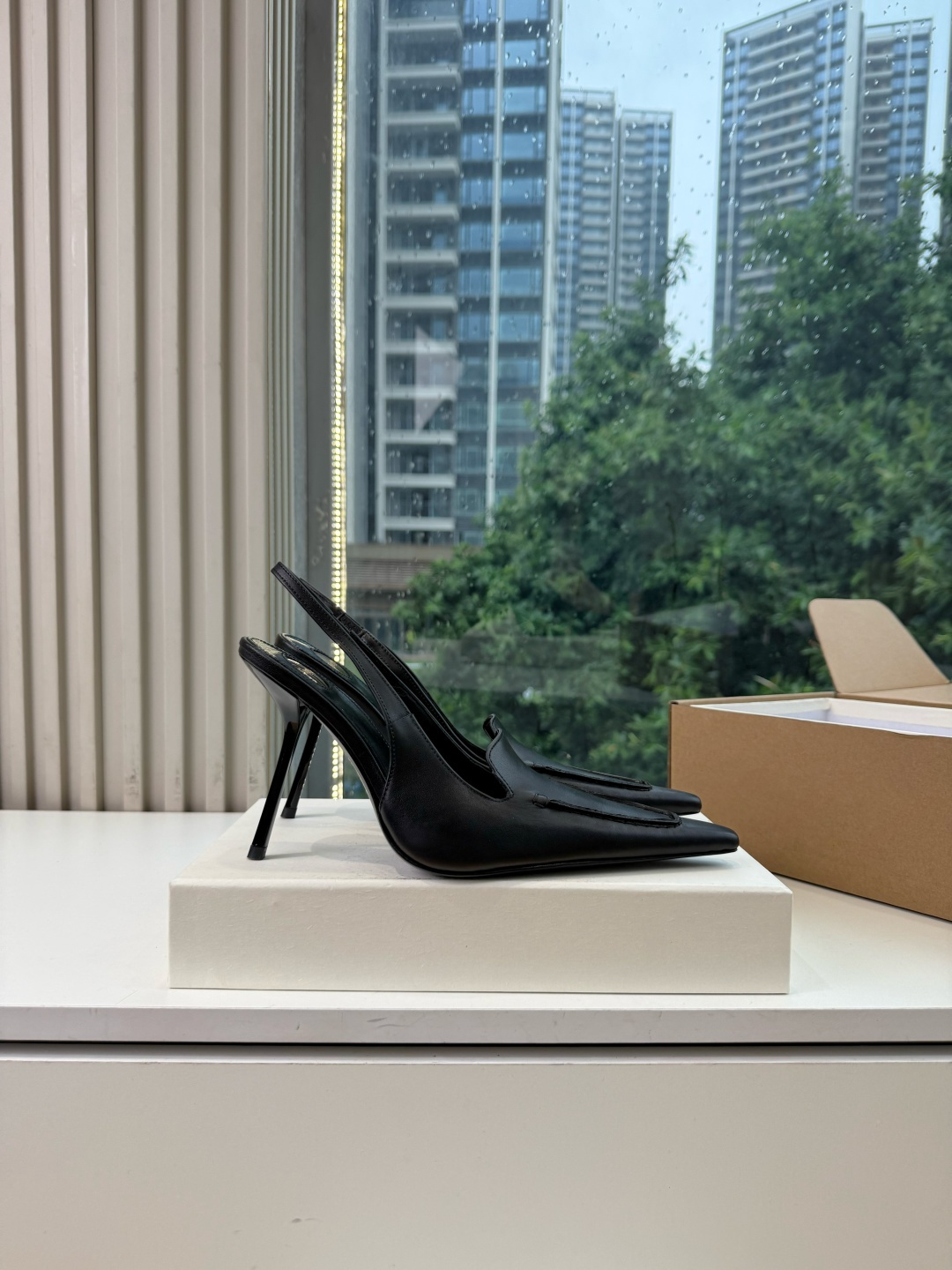 G288顶级品质Saint Laurent / 圣罗兰新款单鞋尖头高跟鞋YSL姐姐的美丽尤物高跟鞋 又是人间圣罗兰 Ro G288顶级品质Saint Laurent / 圣罗兰新款单鞋尖头高跟鞋YSL姐姐的美丽尤物高跟鞋 又是人间圣罗兰 Ro