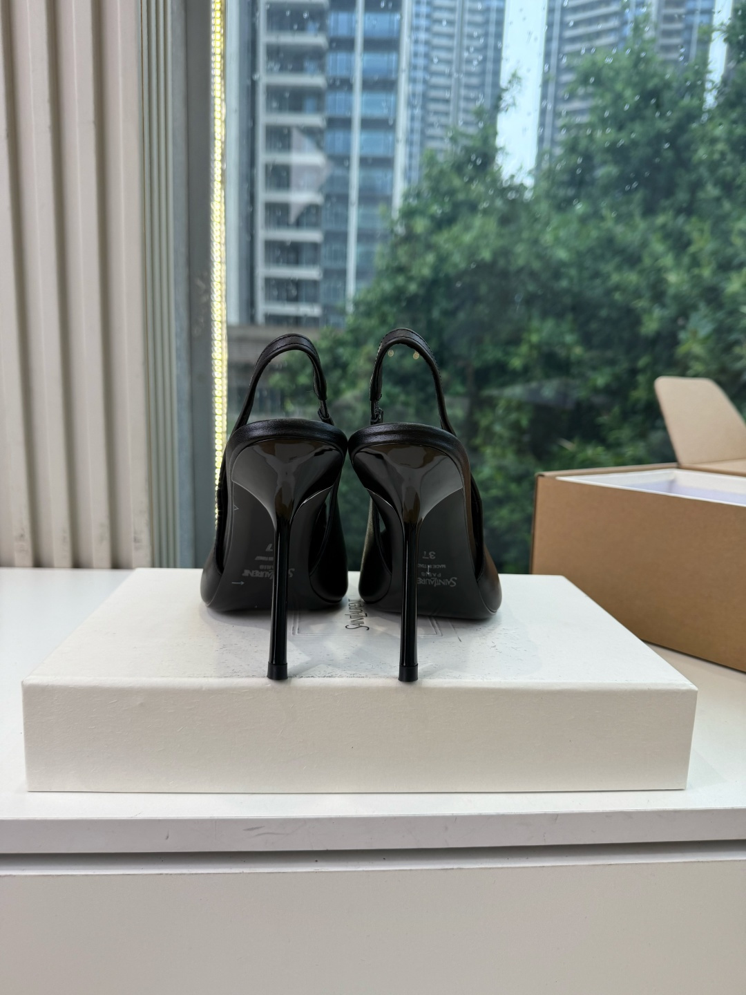 G288顶级品质Saint Laurent / 圣罗兰新款单鞋尖头高跟鞋YSL姐姐的美丽尤物高跟鞋 又是人间圣罗兰 Ro G288顶级品质Saint Laurent / 圣罗兰新款单鞋尖头高跟鞋YSL姐姐的美丽尤物高跟鞋 又是人间圣罗兰 Ro