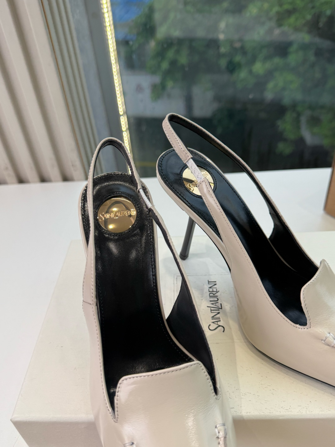 G288顶级品质Saint Laurent / 圣罗兰新款单鞋尖头高跟鞋YSL姐姐的美丽尤物高跟鞋 又是人间圣罗兰 Ro G288顶级品质Saint Laurent / 圣罗兰新款单鞋尖头高跟鞋YSL姐姐的美丽尤物高跟鞋 又是人间圣罗兰 Ro