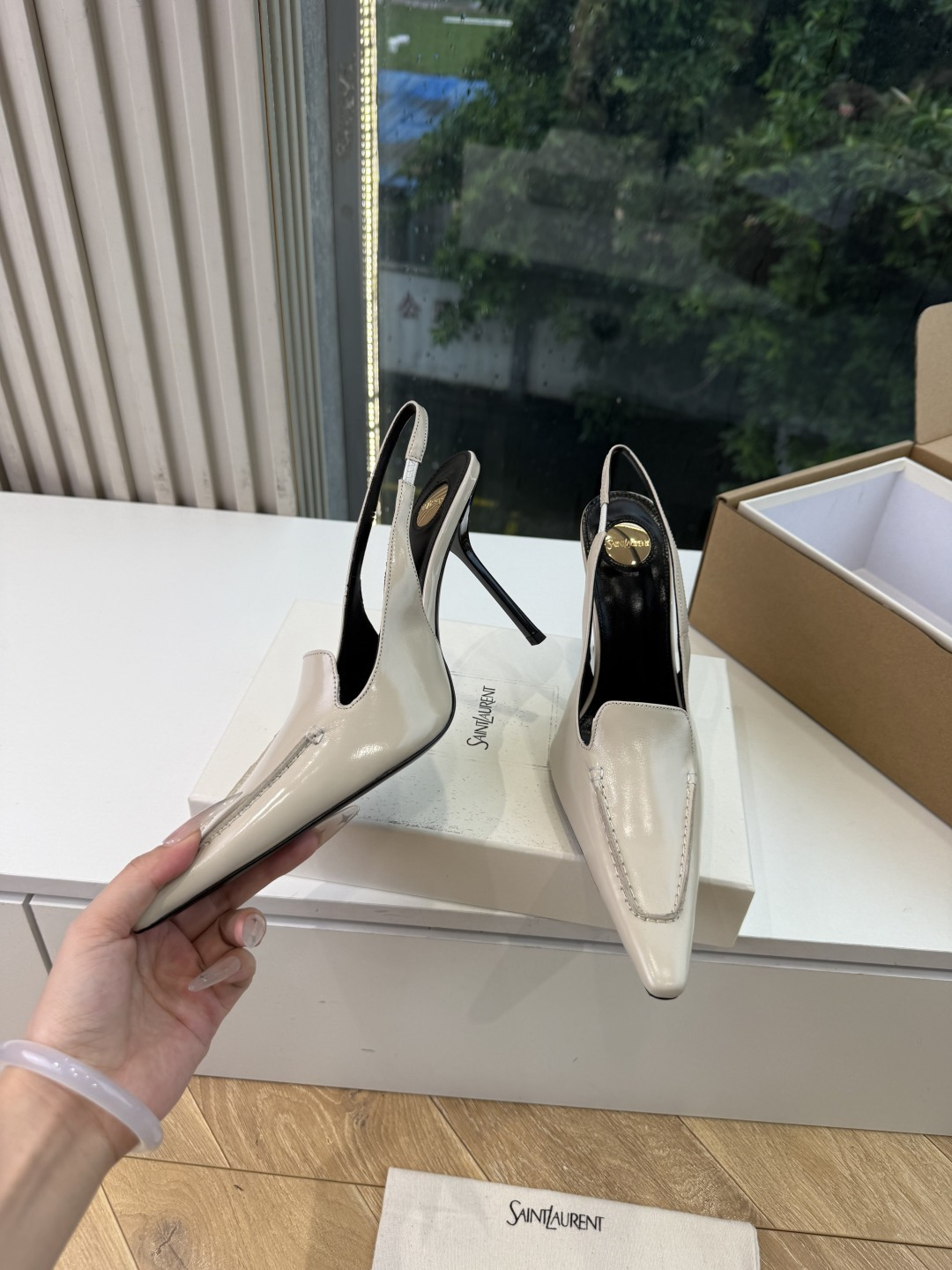 G288顶级品质Saint Laurent / 圣罗兰新款单鞋尖头高跟鞋YSL姐姐的美丽尤物高跟鞋 又是人间圣罗兰 Ro G288顶级品质Saint Laurent / 圣罗兰新款单鞋尖头高跟鞋YSL姐姐的美丽尤物高跟鞋 又是人间圣罗兰 Ro