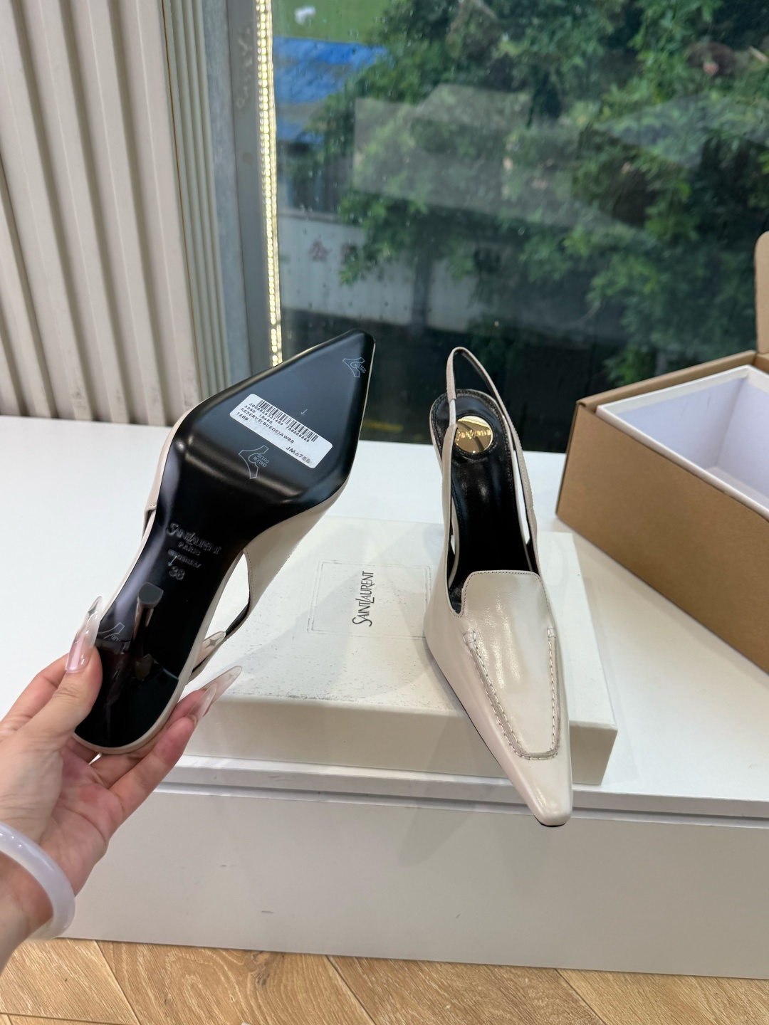 G288顶级品质Saint Laurent / 圣罗兰新款单鞋尖头高跟鞋YSL姐姐的美丽尤物高跟鞋 又是人间圣罗兰 Ro G288顶级品质Saint Laurent / 圣罗兰新款单鞋尖头高跟鞋YSL姐姐的美丽尤物高跟鞋 又是人间圣罗兰 Ro