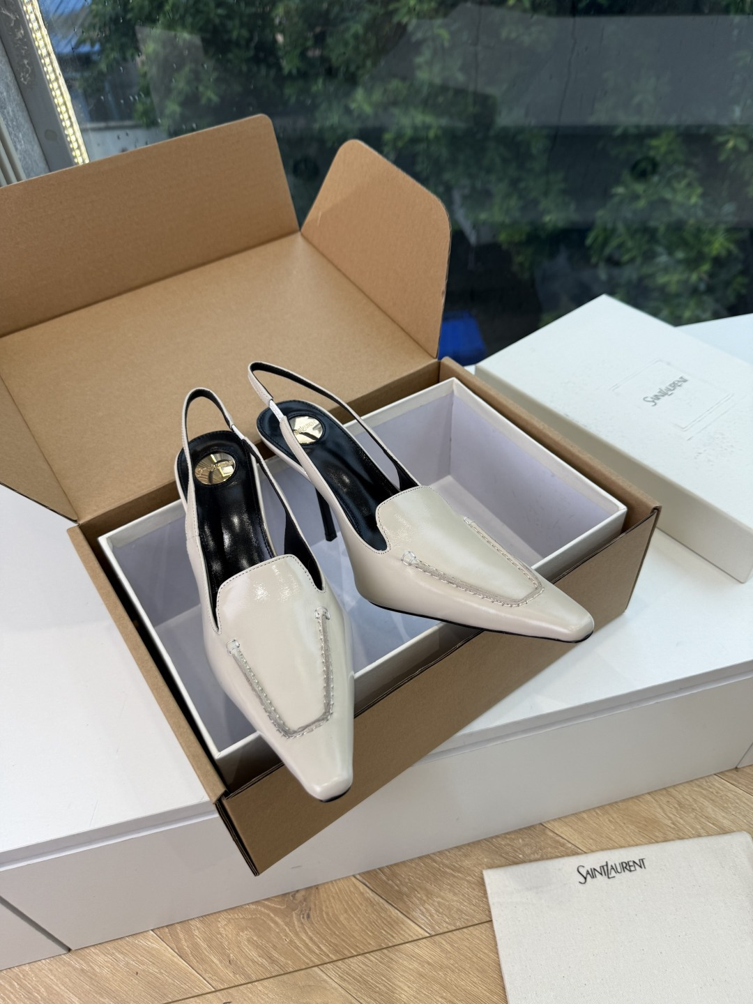 G288顶级品质Saint Laurent / 圣罗兰新款单鞋尖头高跟鞋YSL姐姐的美丽尤物高跟鞋 又是人间圣罗兰 Ro G288顶级品质Saint Laurent / 圣罗兰新款单鞋尖头高跟鞋YSL姐姐的美丽尤物高跟鞋 又是人间圣罗兰 Ro