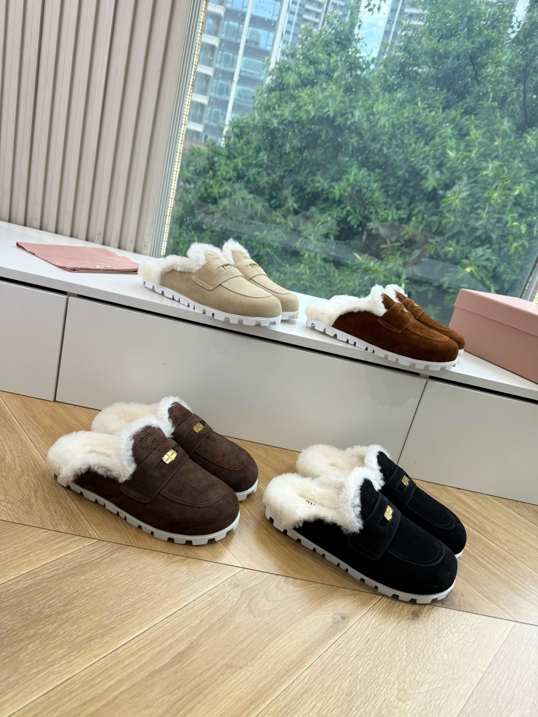 G顶级羊毛内里miumiu新款穆勒鞋进口羊毛雪地靴棉鞋单鞋 简约造型，超轻原版开模鞋底，脚感妥妥满分 好穿好搭， 鞋面：
