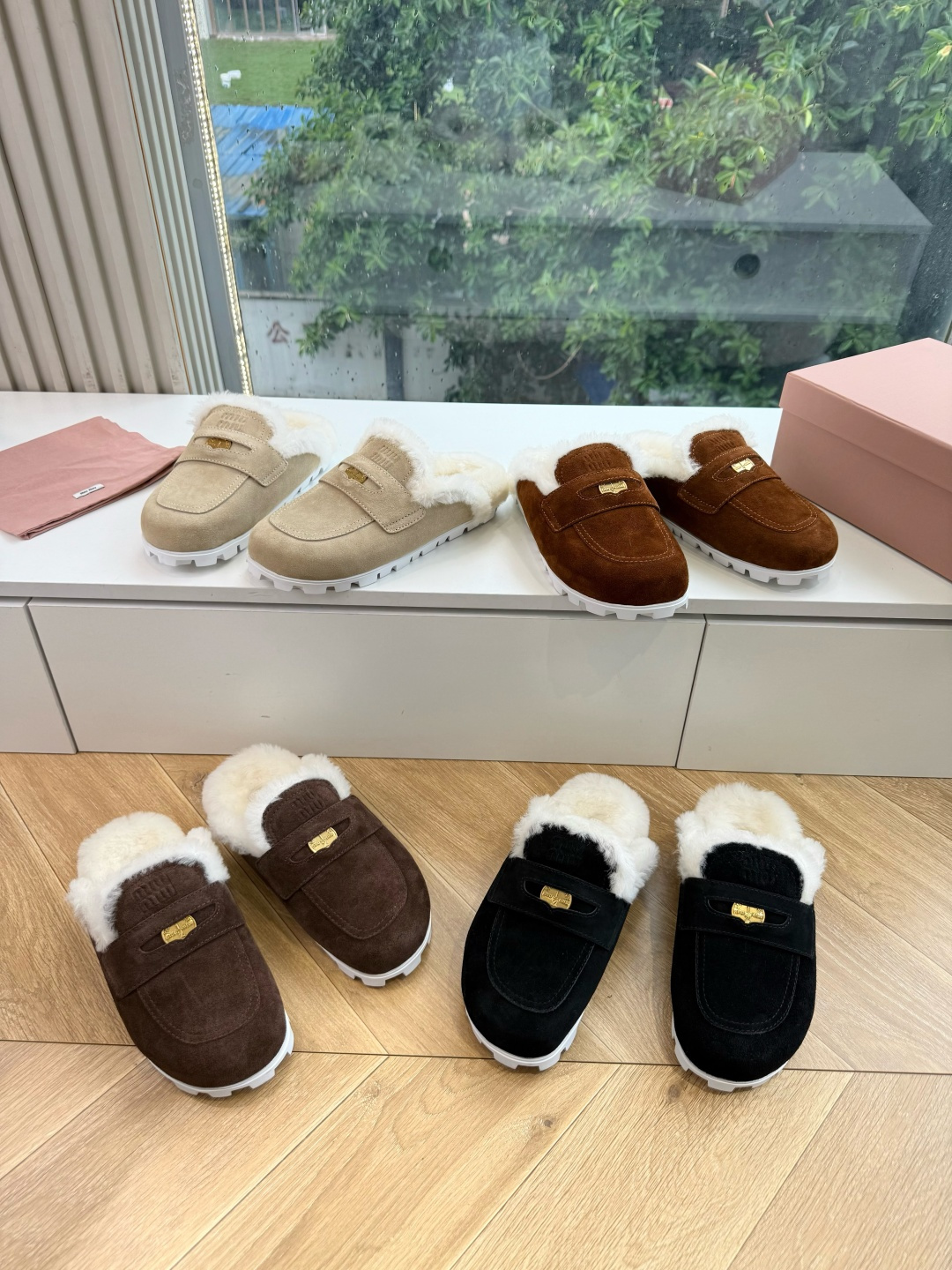 G顶级羊毛内里miumiu新款穆勒鞋进口羊毛雪地靴棉鞋单鞋 简约造型，超轻原版开模鞋底，脚感妥妥满分 好穿好搭， 鞋面：