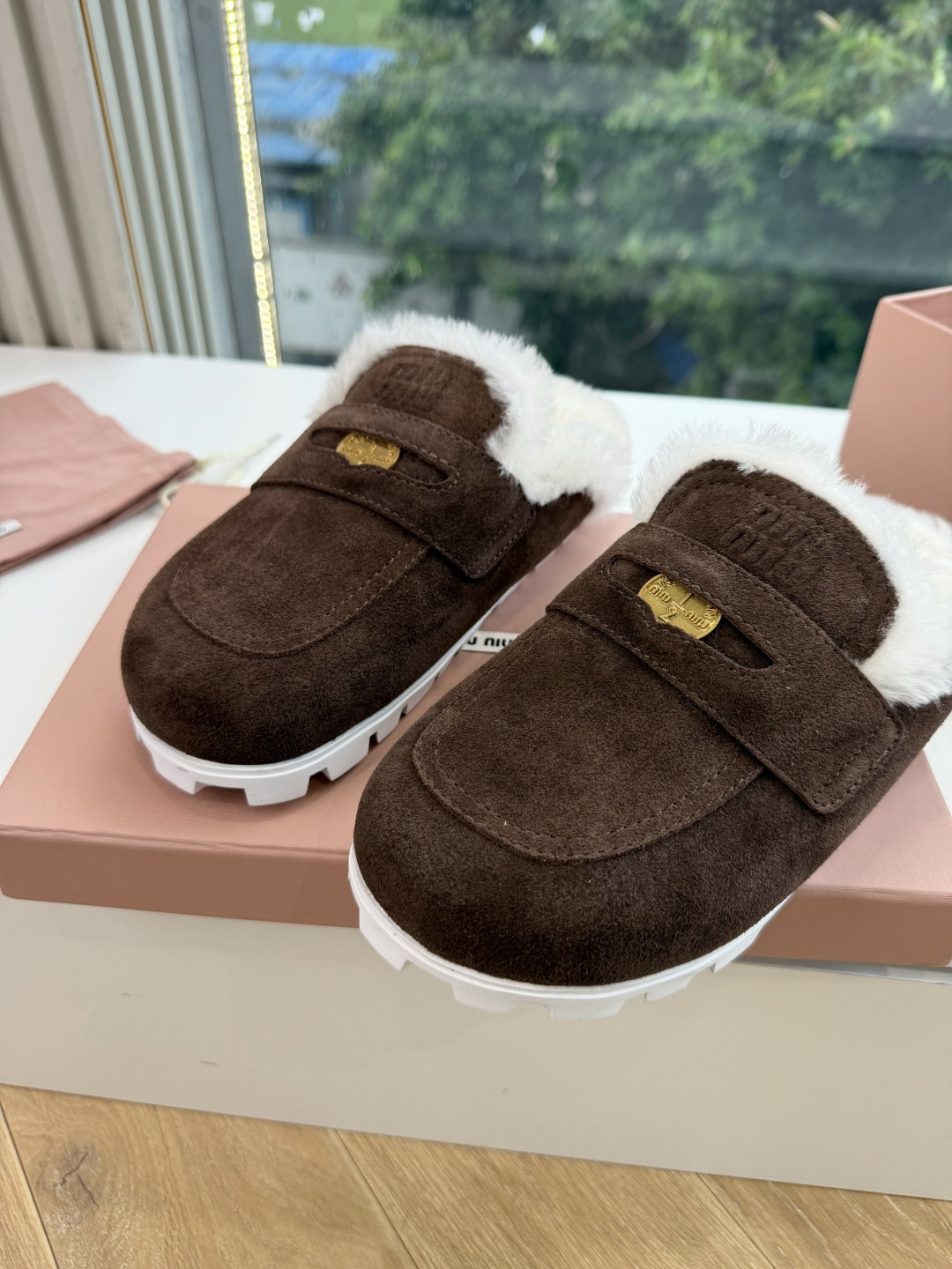 G顶级羊毛内里miumiu新款穆勒鞋进口羊毛雪地靴棉鞋单鞋 简约造型,超轻原版开模鞋底,脚感妥妥满分 好穿好搭, 鞋面: G顶级羊毛内里miumiu新款穆勒鞋进口羊毛雪地靴棉鞋单鞋 简约造型,超轻原版开模鞋底,脚感妥妥满分 好穿好搭, 鞋面: