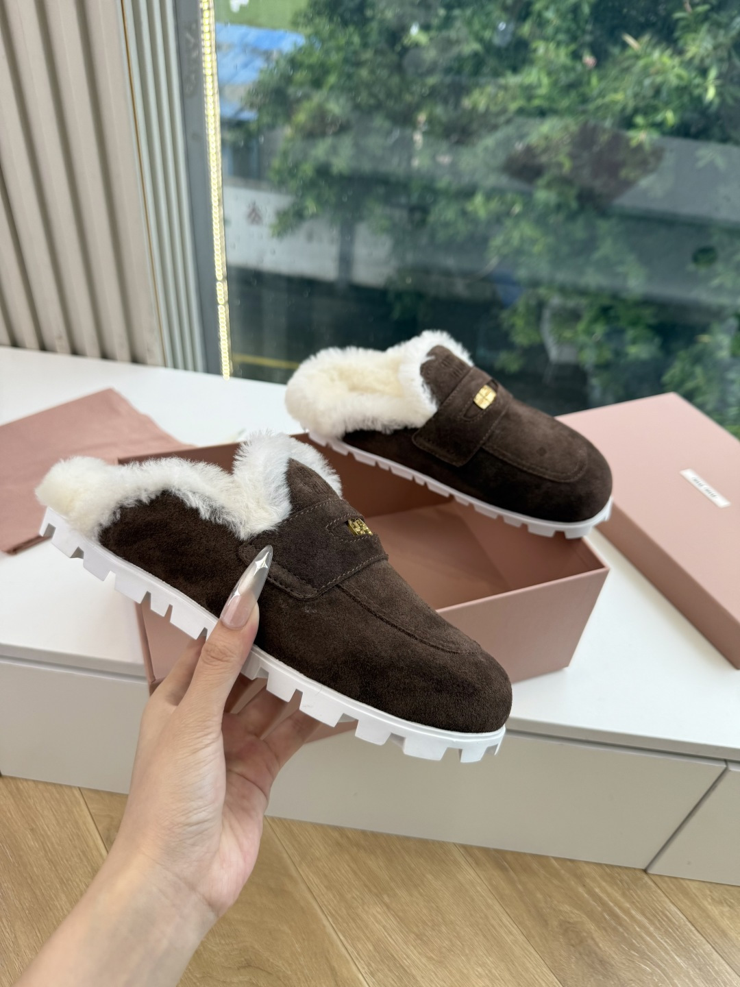 G顶级羊毛内里miumiu新款穆勒鞋进口羊毛雪地靴棉鞋单鞋 简约造型,超轻原版开模鞋底,脚感妥妥满分 好穿好搭, 鞋面: G顶级羊毛内里miumiu新款穆勒鞋进口羊毛雪地靴棉鞋单鞋 简约造型,超轻原版开模鞋底,脚感妥妥满分 好穿好搭, 鞋面: