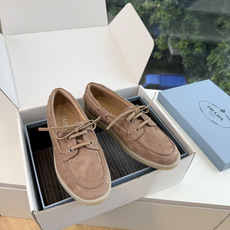 G887统一飞机盒顶级品质所见即所得Prada/普拉达新品复古三角标褶皱粗跟平底玛丽珍鞋乐福鞋 当米兰1913的经典基因 G887统一飞机盒顶级品质所见即所得Prada/普拉达新品复古三角标褶皱粗跟平底玛丽珍鞋乐福鞋 当米兰1913的经典基因