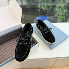G887统一飞机盒顶级品质所见即所得Prada/普拉达新品复古三角标褶皱粗跟平底玛丽珍鞋乐福鞋 当米兰1913的经典基因 G887统一飞机盒顶级品质所见即所得Prada/普拉达新品复古三角标褶皱粗跟平底玛丽珍鞋乐福鞋 当米兰1913的经典基因