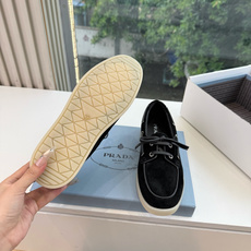 G887统一飞机盒顶级品质所见即所得Prada/普拉达新品复古三角标褶皱粗跟平底玛丽珍鞋乐福鞋 当米兰1913的经典基因 G887统一飞机盒顶级品质所见即所得Prada/普拉达新品复古三角标褶皱粗跟平底玛丽珍鞋乐福鞋 当米兰1913的经典基因