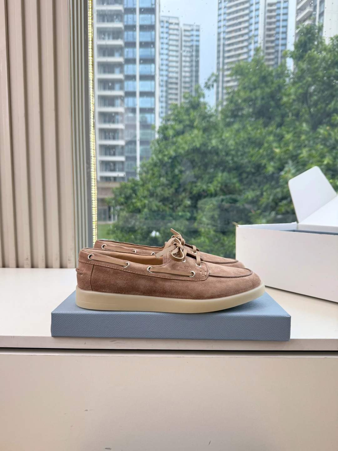 G887统一飞机盒顶级品质所见即所得Prada/普拉达新品复古三角标褶皱粗跟平底玛丽珍鞋乐福鞋 当米兰1913的经典基因 G887统一飞机盒顶级品质所见即所得Prada/普拉达新品复古三角标褶皱粗跟平底玛丽珍鞋乐福鞋 当米兰1913的经典基因