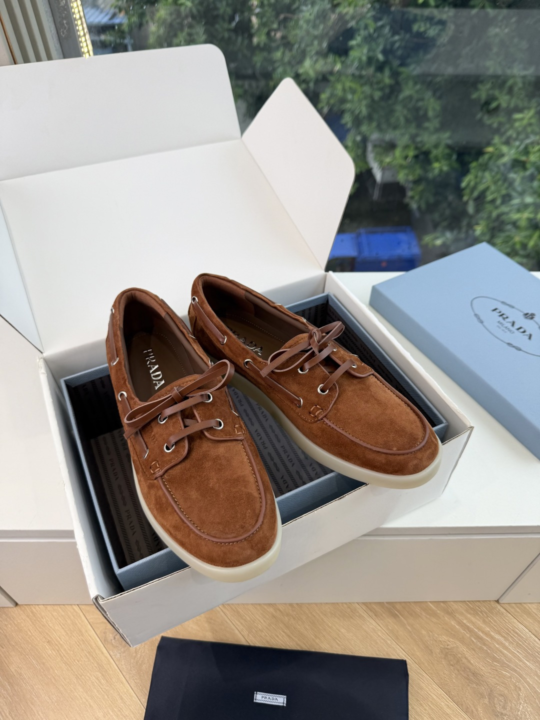 G887统一飞机盒顶级品质所见即所得Prada/普拉达新品复古三角标褶皱粗跟平底玛丽珍鞋乐福鞋 当米兰1913的经典基因 G887统一飞机盒顶级品质所见即所得Prada/普拉达新品复古三角标褶皱粗跟平底玛丽珍鞋乐福鞋 当米兰1913的经典基因