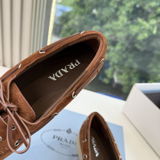 G887统一飞机盒顶级品质所见即所得Prada/普拉达新品复古三角标褶皱粗跟平底玛丽珍鞋乐福鞋 当米兰1913的经典基因 G887统一飞机盒顶级品质所见即所得Prada/普拉达新品复古三角标褶皱粗跟平底玛丽珍鞋乐福鞋 当米兰1913的经典基因