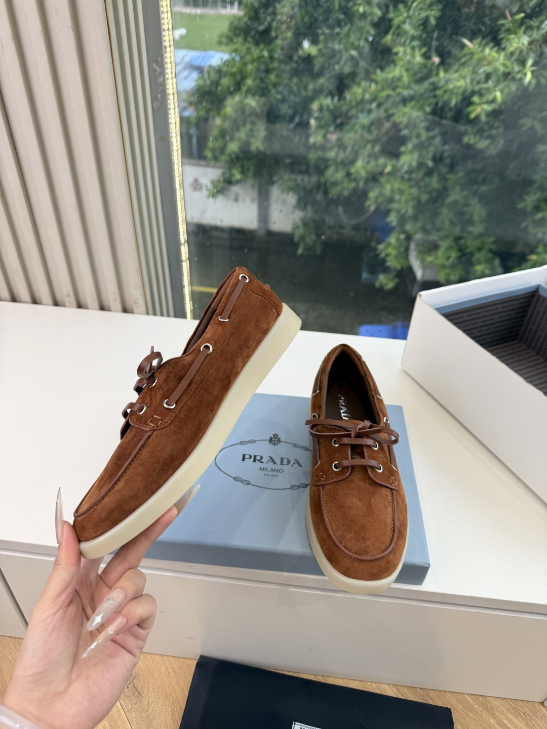 G887统一飞机盒顶级品质所见即所得Prada/普拉达新品复古三角标褶皱粗跟平底玛丽珍鞋乐福鞋 当米兰1913的经典基因 G887统一飞机盒顶级品质所见即所得Prada/普拉达新品复古三角标褶皱粗跟平底玛丽珍鞋乐福鞋 当米兰1913的经典基因