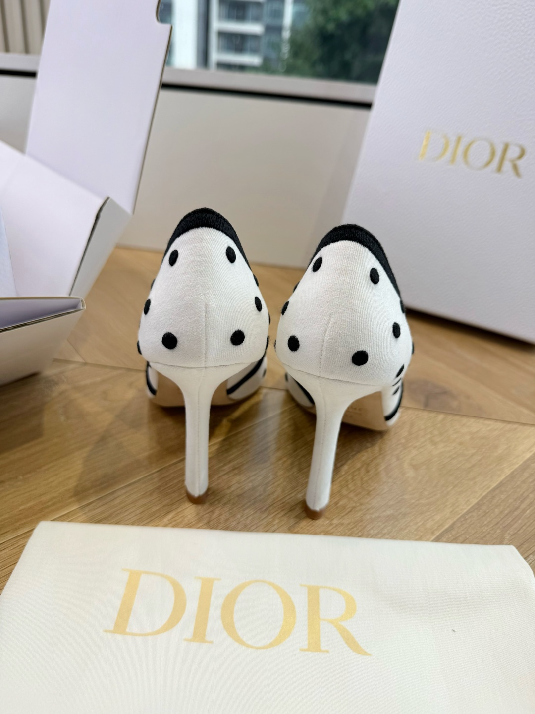 G269顶级品质 Dior 迪奥一眼就想要夏季单鞋简单大方‘低调奢华! 配上醒目的Chanristian Dior标志织 G269顶级品质 Dior 迪奥一眼就想要夏季单鞋简单大方‘低调奢华! 配上醒目的Chanristian Dior标志织