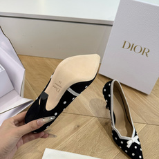 G269顶级品质 Dior 迪奥一眼就想要夏季单鞋简单大方‘低调奢华! 配上醒目的Chanristian Dior标志织 G269顶级品质 Dior 迪奥一眼就想要夏季单鞋简单大方‘低调奢华! 配上醒目的Chanristian Dior标志织