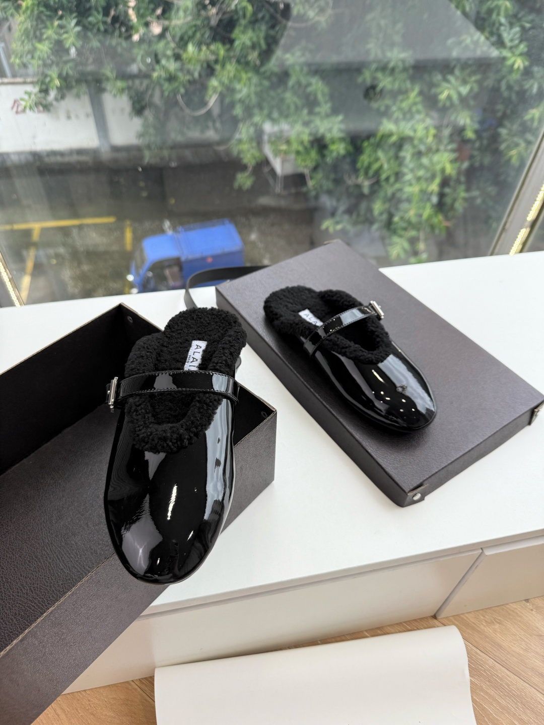 所见即所得G241代购级别原版购入法国一线奢侈品牌ALAIA 阿莱亚秋冬天真的要来咯！羊羔绒鞋～ Alaia奶呼呼的秋冬