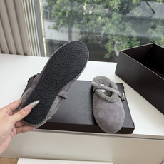 所见即所得G241代购级别原版购入法国一线奢侈品牌ALAIA 阿莱亚秋冬天真的要来咯!羊羔绒鞋~ Alaia奶呼呼的秋冬 所见即所得G241代购级别原版购入法国一线奢侈品牌ALAIA 阿莱亚秋冬天真的要来咯!羊羔绒鞋~ Alaia奶呼呼的秋冬