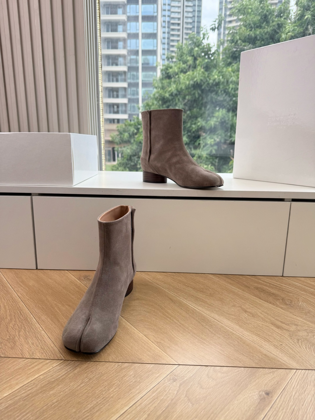 G077顶级品质Maison Margiel秋冬新款tabi分趾靴切尔西短靴 tabi分趾靴mm6夹趾鞋马吉拉分趾靴,牛 G077顶级品质Maison Margiel秋冬新款tabi分趾靴切尔西短靴 tabi分趾靴mm6夹趾鞋马吉拉分趾靴,牛