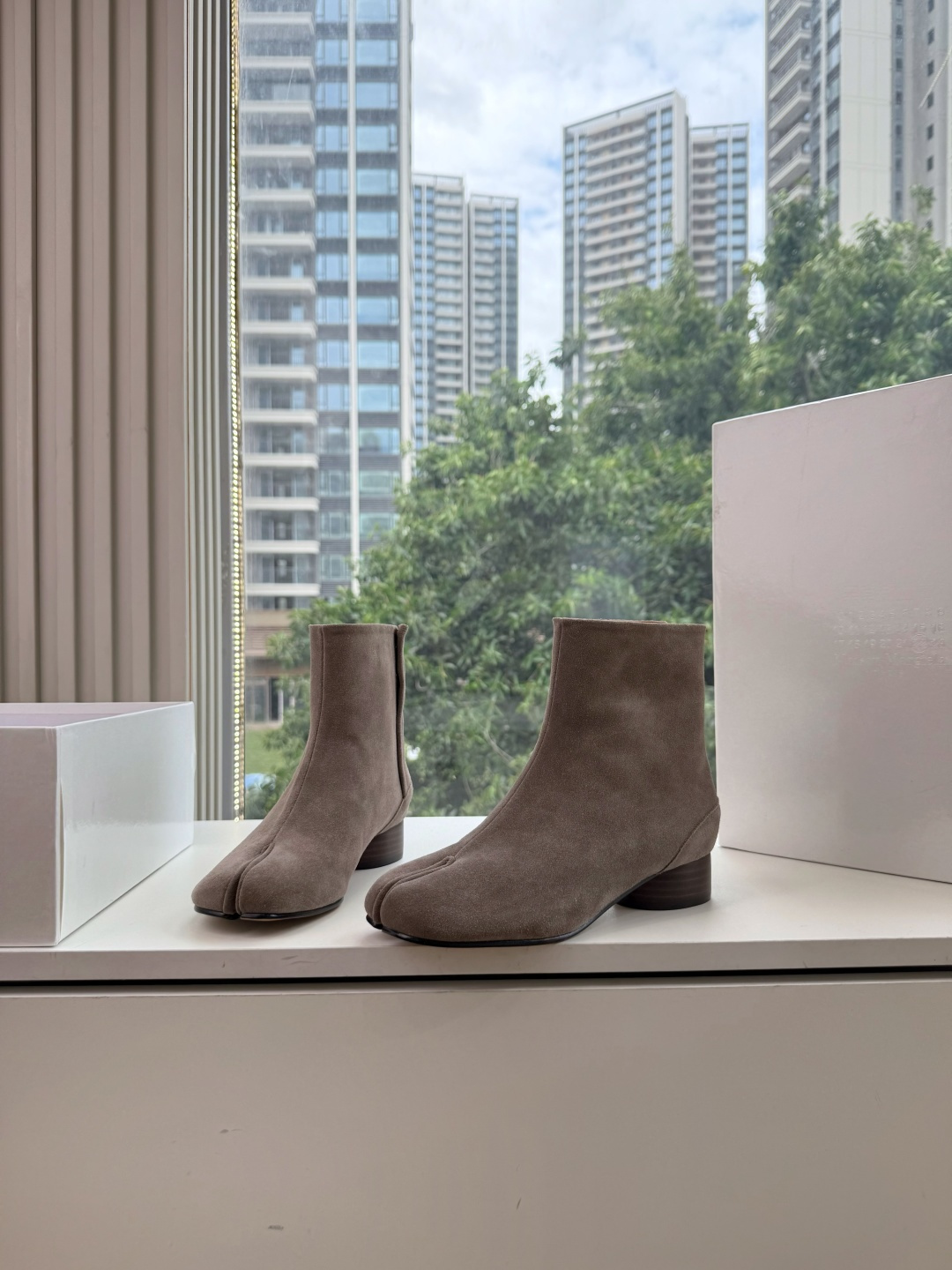 G077顶级品质Maison Margiel秋冬新款tabi分趾靴切尔西短靴 tabi分趾靴mm6夹趾鞋马吉拉分趾靴,牛 G077顶级品质Maison Margiel秋冬新款tabi分趾靴切尔西短靴 tabi分趾靴mm6夹趾鞋马吉拉分趾靴,牛