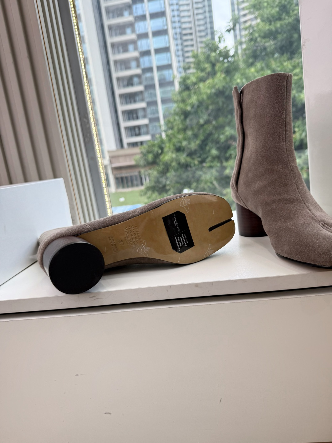 G077顶级品质Maison Margiel秋冬新款tabi分趾靴切尔西短靴 tabi分趾靴mm6夹趾鞋马吉拉分趾靴,牛 G077顶级品质Maison Margiel秋冬新款tabi分趾靴切尔西短靴 tabi分趾靴mm6夹趾鞋马吉拉分趾靴,牛