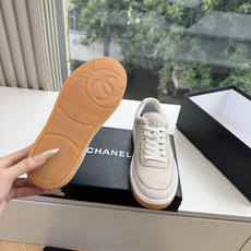 G059chanel26a球鞋美到心巴上 一买一个不吱声 讲道理 看到实物穿上脚 就会觉得右边黑色的更好看 有底有厚度 G059chanel26a球鞋美到心巴上 一买一个不吱声 讲道理 看到实物穿上脚 就会觉得右边黑色的更好看 有底有厚度