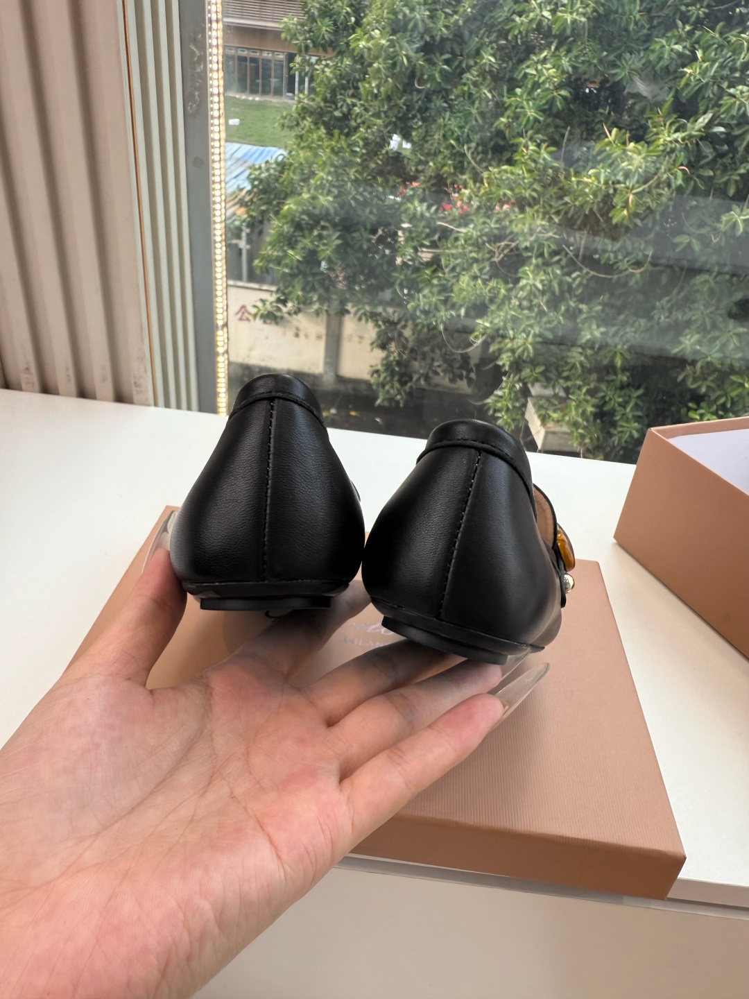 G305😀GianvitoRossi吉安维托罗西 平底 系列经典粉色羊反绒皮&粉色小羊皮 超级百搭的一款单品 面料 ：原