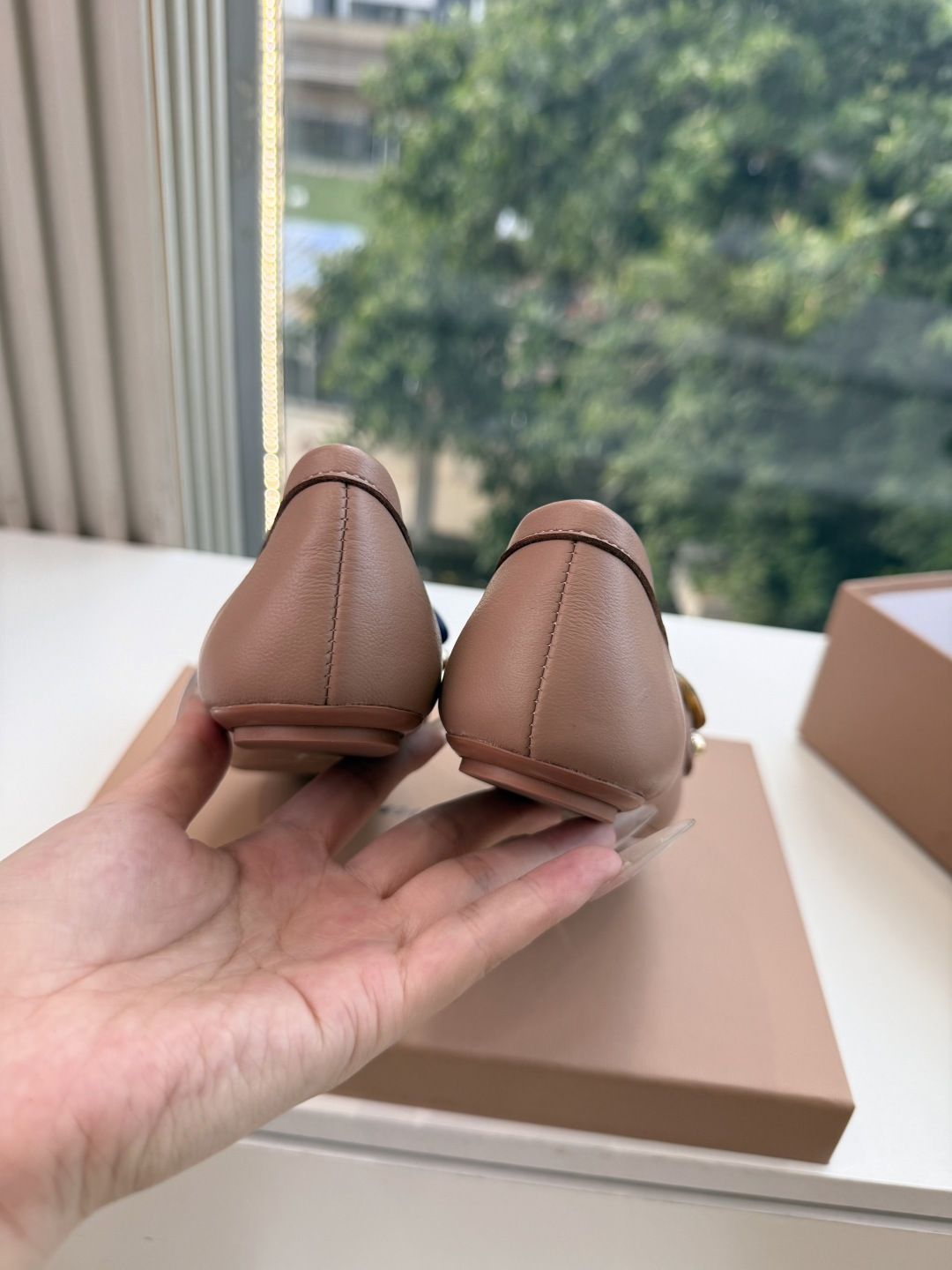 G305😀GianvitoRossi吉安维托罗西 平底 系列经典粉色羊反绒皮&粉色小羊皮 超级百搭的一款单品 面料 ：原
