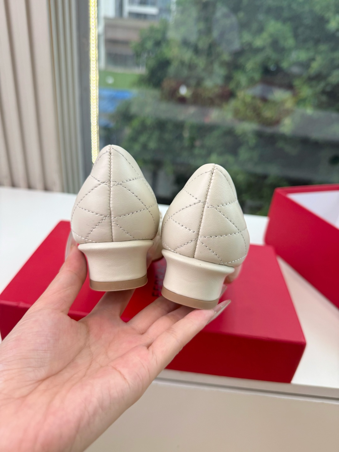 G397所见即所得代购级 原版一比一复刻顶级FERRAGAMO菲拉格慕女士新版Vara铭牌玛丽珍网鞋脚果然更惊艳~蝴蝶结 G397所见即所得代购级 原版一比一复刻顶级FERRAGAMO菲拉格慕女士新版Vara铭牌玛丽珍网鞋脚果然更惊艳~蝴蝶结