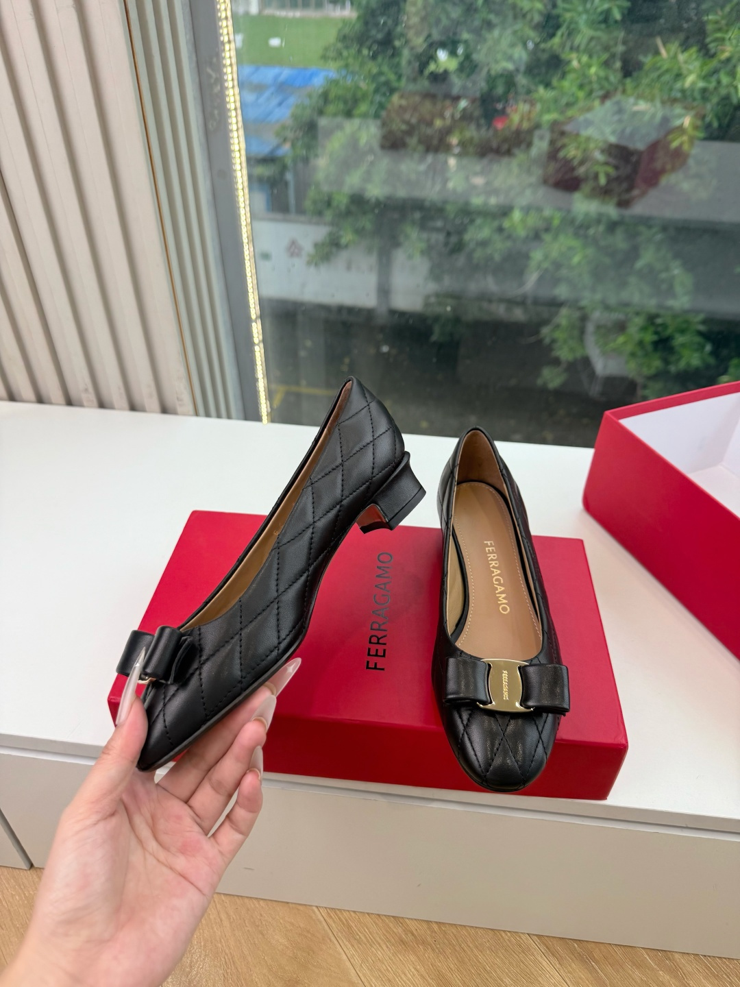 G397所见即所得代购级 原版一比一复刻顶级FERRAGAMO菲拉格慕女士新版Vara铭牌玛丽珍网鞋脚果然更惊艳~蝴蝶结