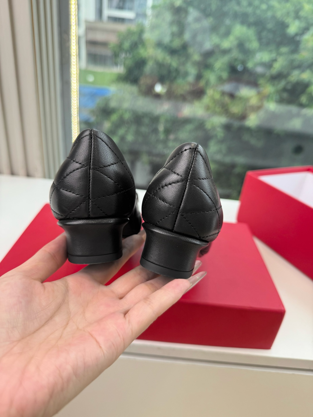 G397所见即所得代购级 原版一比一复刻顶级FERRAGAMO菲拉格慕女士新版Vara铭牌玛丽珍网鞋脚果然更惊艳~蝴蝶结