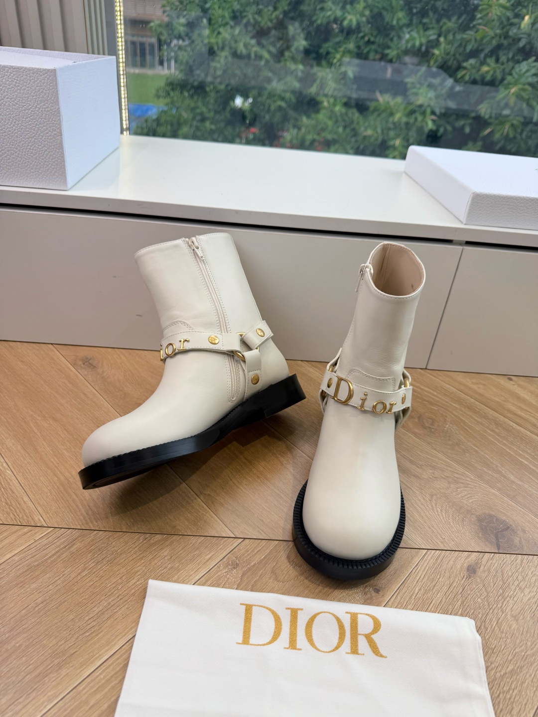 G133Miss Dior 迪奥 CD 秋冬切尔西短靴 Miss Dior 迪奥 CD秋冬最新色高定海报款D-Major G133Miss Dior 迪奥 CD 秋冬切尔西短靴 Miss Dior 迪奥 CD秋冬最新色高定海报款D-Major