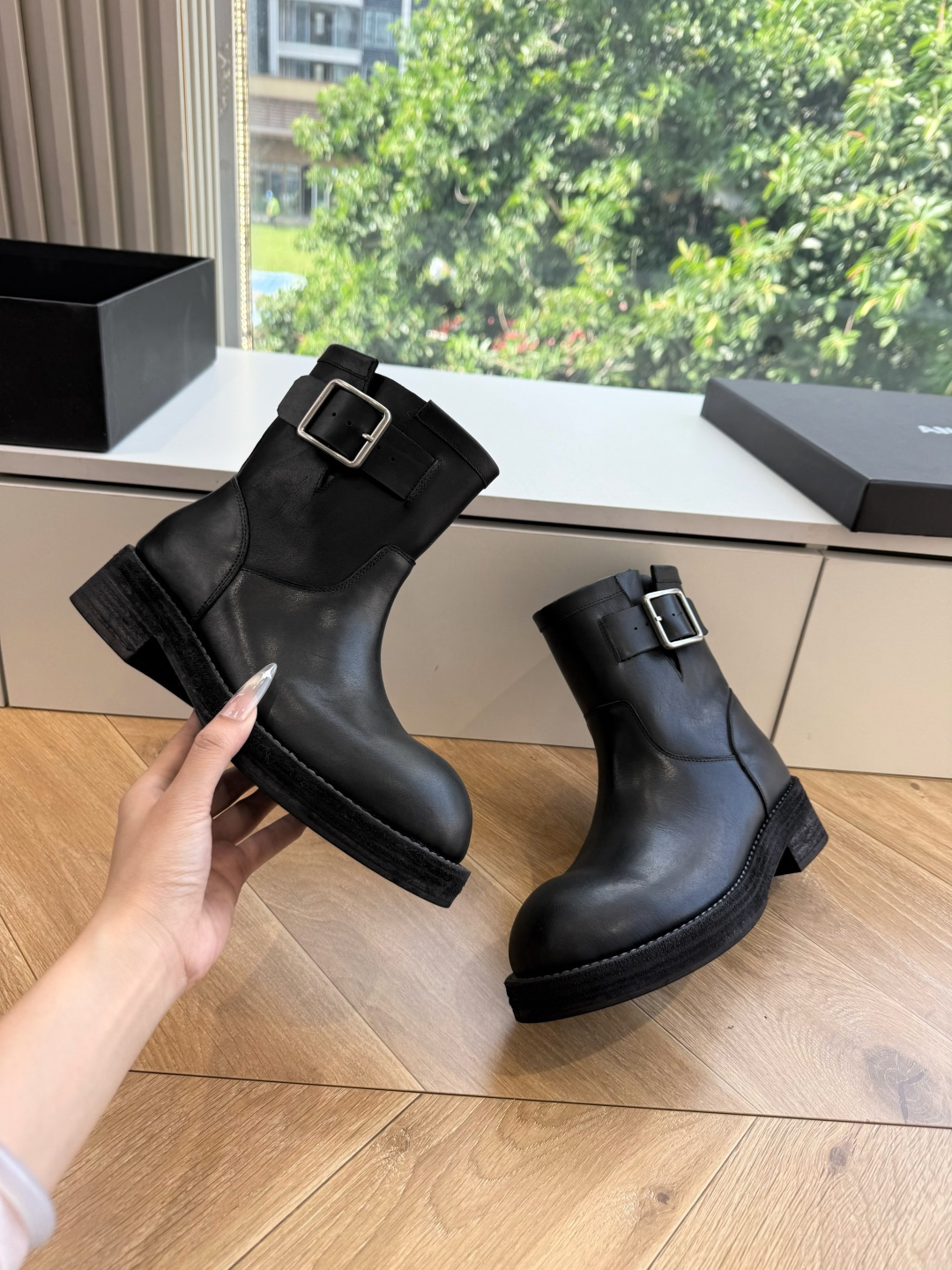 G002代购级别 所见即所得ANN Ann Demeulemeester 饰扣袢可拆设计及膝靴 DEMEULEMEEST G002代购级别 所见即所得ANN Ann Demeulemeester 饰扣袢可拆设计及膝靴 DEMEULEMEEST