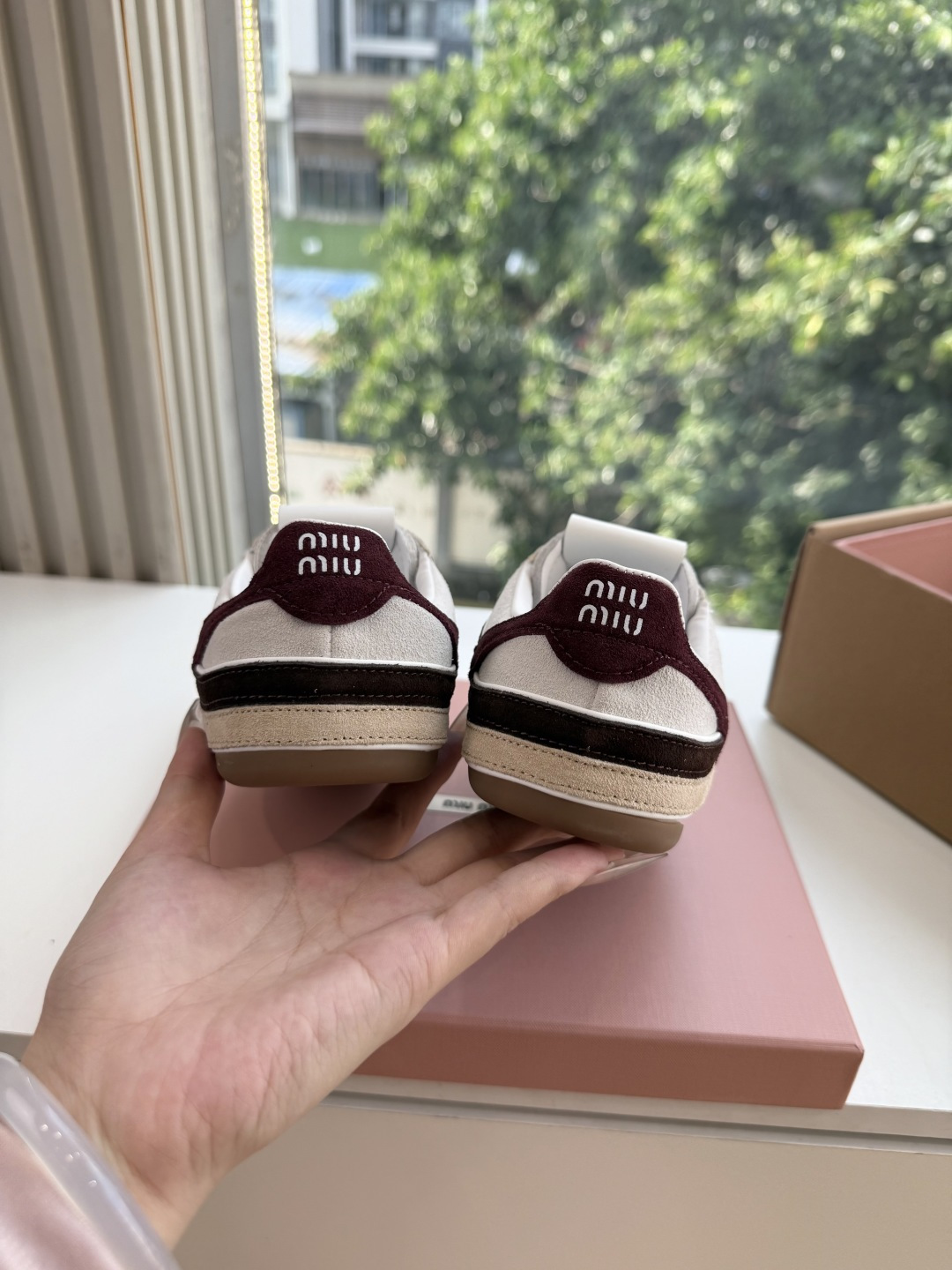 G086代购级别MiuMiu&N*•联名款新色上新 美拉德配色德训鞋运动鞋miumiu&nb530最新款新色上新!特别p G086代购级别MiuMiu&N*•联名款新色上新 美拉德配色德训鞋运动鞋miumiu&nb530最新款新色上新!特别p
