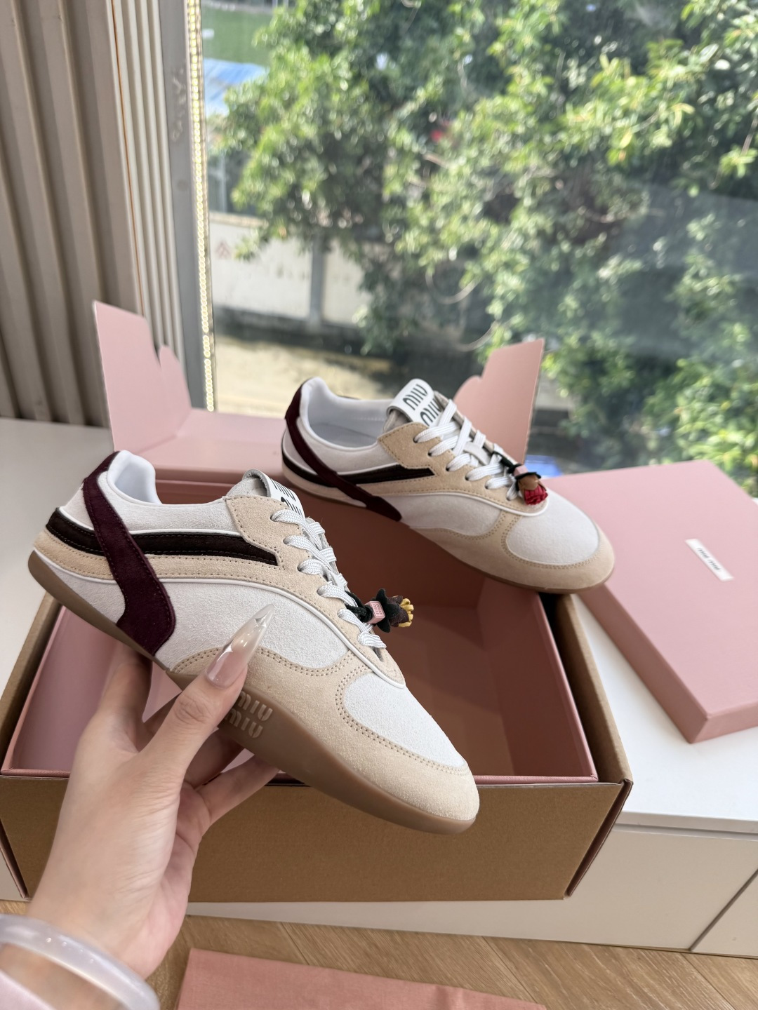 G086代购级别MiuMiu&N*•联名款新色上新 美拉德配色德训鞋运动鞋miumiu&nb530最新款新色上新!特别p G086代购级别MiuMiu&N*•联名款新色上新 美拉德配色德训鞋运动鞋miumiu&nb530最新款新色上新!特别p