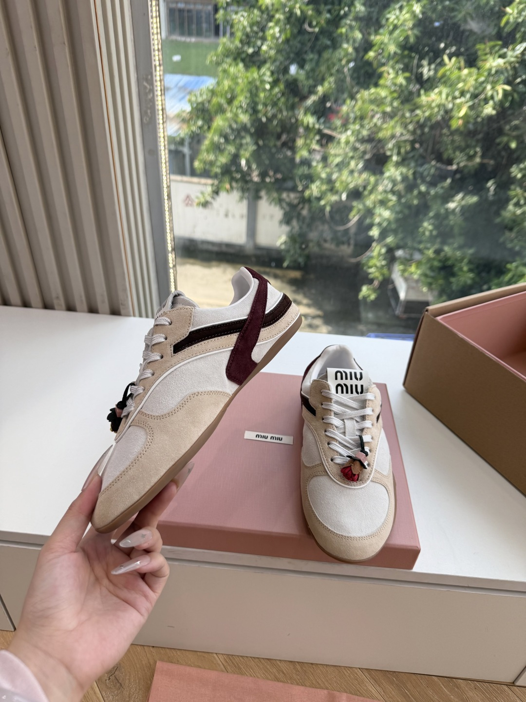 G086代购级别MiuMiu&N*•联名款新色上新 美拉德配色德训鞋运动鞋miumiu&nb530最新款新色上新!特别p G086代购级别MiuMiu&N*•联名款新色上新 美拉德配色德训鞋运动鞋miumiu&nb530最新款新色上新!特别p